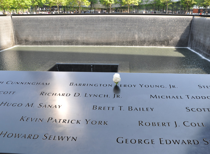 Memorial waterbassins en namen slachtoffers van de aanslagen op het WTC