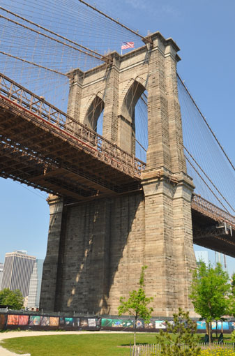 Peiler van de Brooklyn Bridge 84 meter hoog