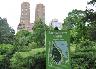 Strawberry Fields bij de San Remo appartementen in het Central Park bij de Upper West Side