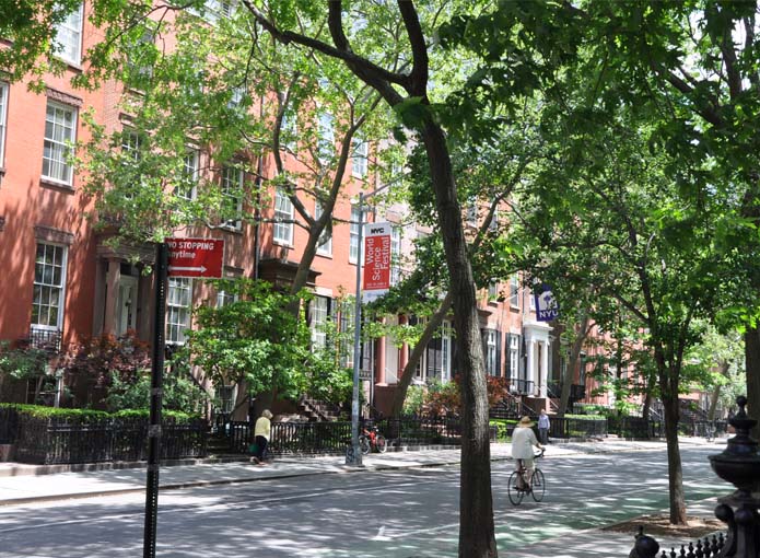 Lommerrijke straat in Greenwich Village New York als decor van vele series zoals Friends en Sex and the City
