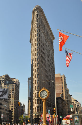 Flatiron Building één van de eerste wolkenkrabbers ter wereld hier bij het Madison Square Park in New York