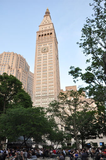 213 meter hoge wolkenkrabber in Midtown Manhattan aan het Madison Square Park is de voormalige Metropolitan Life Insurance Company Tower