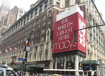 Macy's flagstore aan Heralds Square in New York en tevens grootste warenhuis van de Wereld in 2006